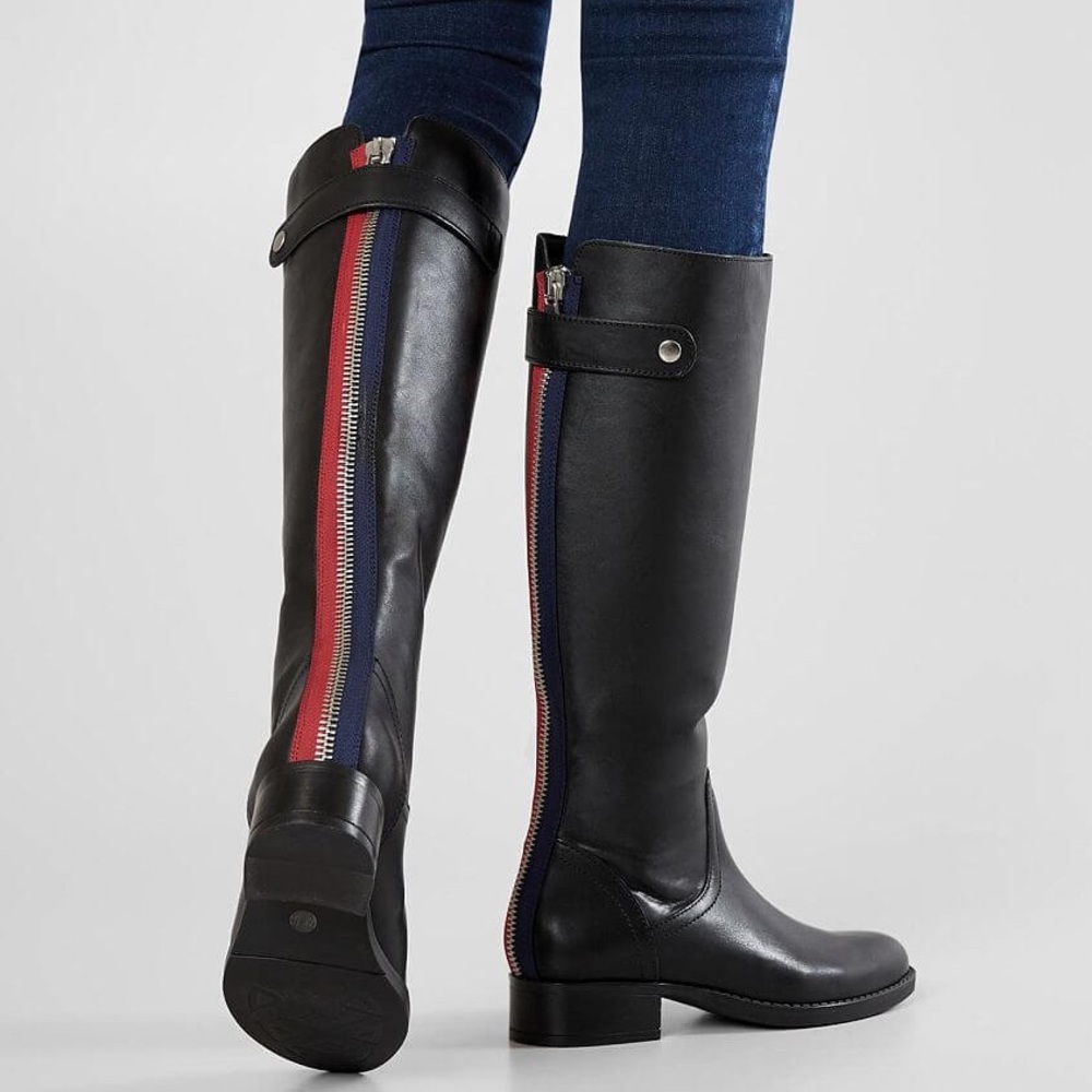 Journal black leather almond toe riding boots. Excellent used condition